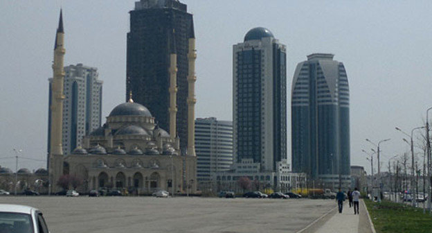 Вид комплекса "Грозный-Сити" после пожара. Грозный, апрель 2013 г. Фото "Кавказского узла"