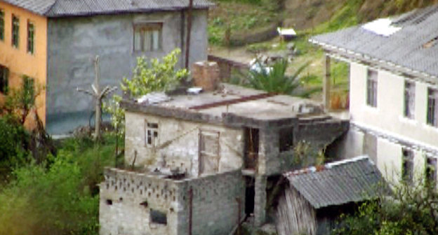 Дом, оставшийся без крыши после урагана 25 марта в Аджарии. Хелвачаурский район, селение Шарабидзиеби, 27 марта 2013 г. Фото Беслана Кмузова для "Кавказского узла"