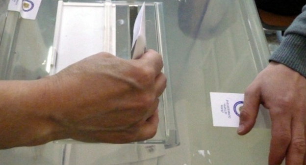 Голосование на выборах в Совет старейшин Еревана 5 мая 2013 г. Фото Армине Мартиросян для "Кавказского узла"