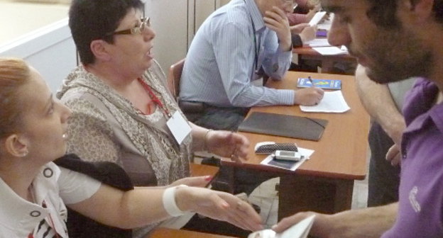 На избирательном участке в день голосования на выборах в Совет старейшин Еревана. 5 мая 2013 г. Фото Армине Мартиросян для "Кавказского узла"