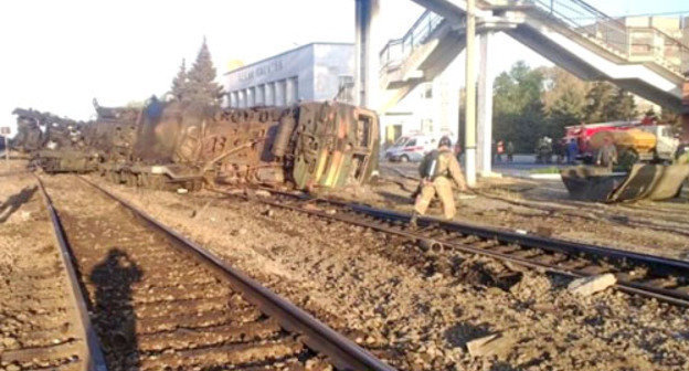 На месте взрыва на железнодорожной станции в Белой Калитве. Ростовская область, 9 мая 2013 г. Фото: ДПЧС по Ростовской области