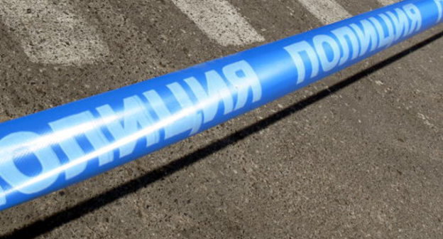 Полицейское ограждение на месте происшествия. Фото Патимат Махмудовой для "Кавказского узла"