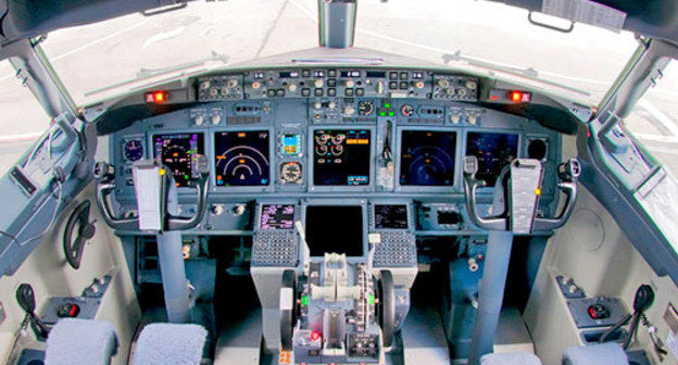 Кабина самолета Боинг -737. Фото Alex Beltyukov, http://ru.wikipedia.org/