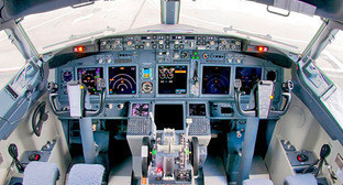 Кабина самолета Боинг -737. Фото Alex Beltyukov, http://ru.wikipedia.org/ Кабина самолета Боинг -737. Фото Alex Beltyukov, http://ru.wikipedia.org/