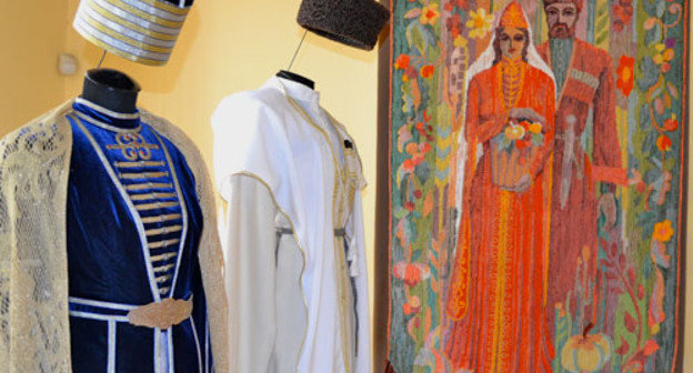 Экспонаты выставки "Традиционная культура адыгов". Сочи, 16 мая 2013 г. Фото Светланы Кравченко для "Кавказского узла"