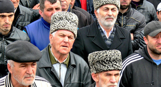 Митинг жителей Кизилюрта с требованием смены главы района. 2 марта 2013 г. Фото Патимат Махмудовой для "Кавказского узла"