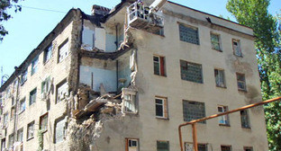 Обрушение общежития в Новочеркасске. Ростовская область, 29 мая 2013 г. Фото: пресс-служба ГУ МЧС по Ростовской области Обрушение общежития в Новочеркасске. Ростовская область, 29 мая 2013 г. Фото: пресс-служба ГУ МЧС по Ростовской области