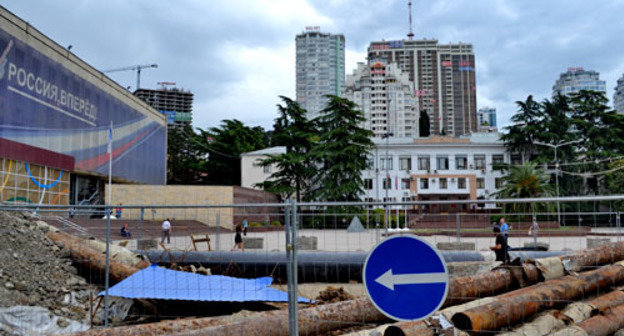 Площадь перед мэрией Сочи. Май 2013 г. Фото Светланы Кравченко для "Кавказского узла"