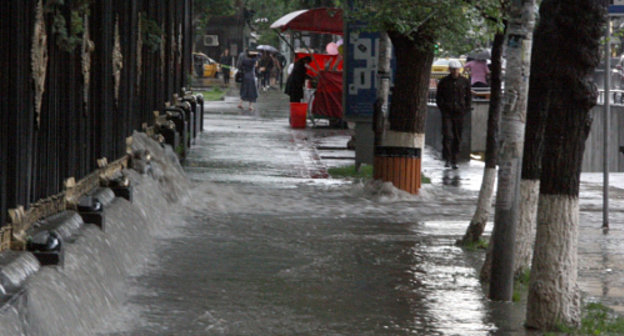 Ливень в Ереване. Фото Акопа Погосяна, http://hetq.am