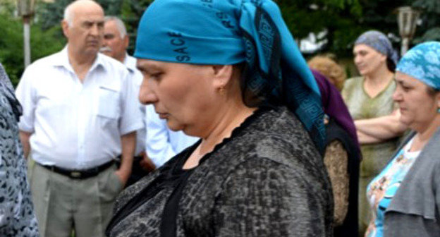 Родственники убитых во время нападения на Нальчик. Фото http://kavpolit.com/