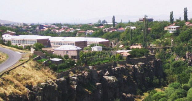 Армения, область Арагацотн, город Аштарак. Фото: © Travis K. Witt, http://commons.wikimedia.org