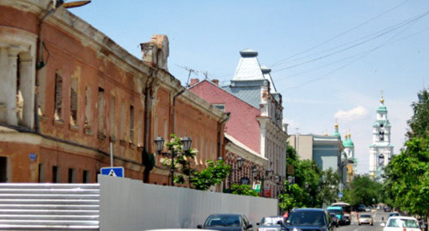 Дом №26 на улице Советская - объект культурного наследия федерального значения первой половины XIX века. Астрахань, июнь 2013 г. Фото Вячеслава Ященко для "Кавказского узла"