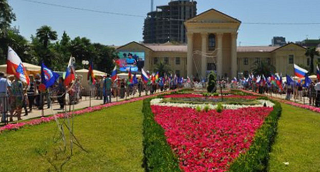 Сочи, 12 июня 2013 г. Праздничные мероприятия в честь дня России. Фото Якова Никифорова, http://maks-portal.ru