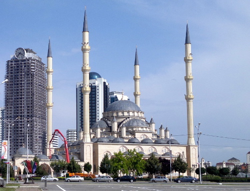 Мечеть "Сердце Чечни" в Грозном. Июнь 2013 г. Фото "Кавказского узла"