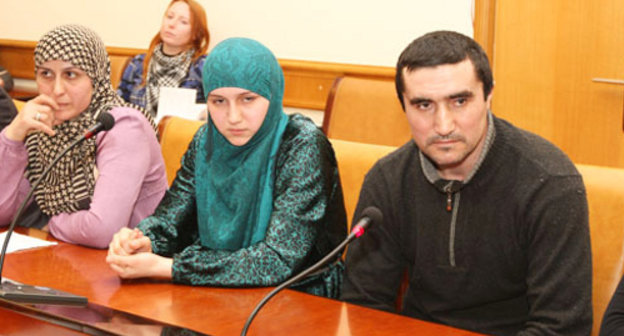 На заседании комиссии по адаптации. Махачкала, 21 февраля 2012 г. Фото: http://www.riadagestan.ru