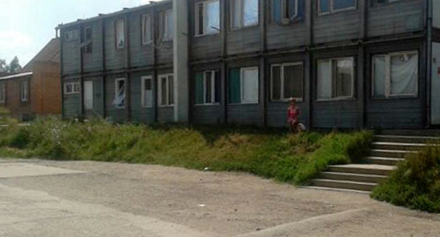На территории ПВР "Промжилбаза" в Карабулаке, Ингушетия, 28 июня 2013 г. Фото предоставлено жителями ПВР