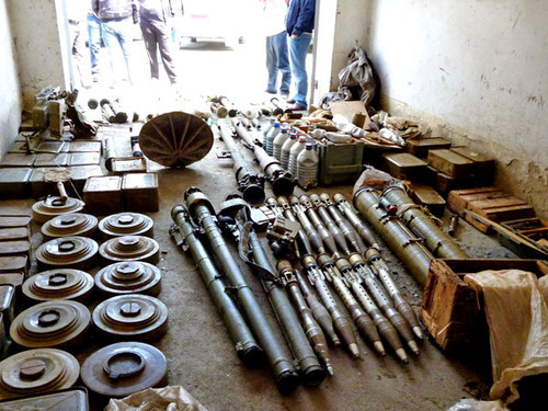 Оружие и боеприпасы, найденные в ходе оперативно-розыскных мероприятий. Абхазия, май 2012 г. Фото http://nac.gov.ru/