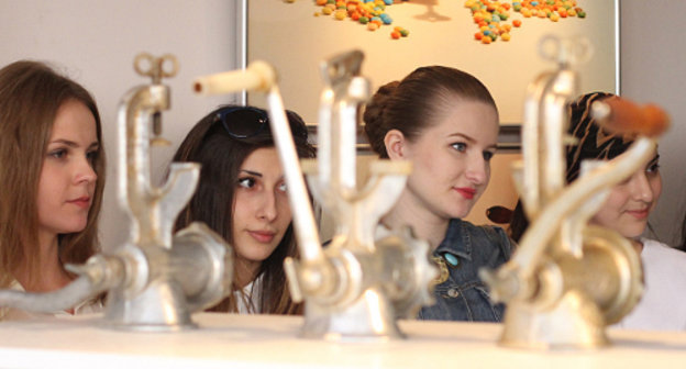 Дагестан, Каспийск, "Первая галерея". II Северо-Кавказская биеннале, июль 2013 г. Фото Имама Гусейнова