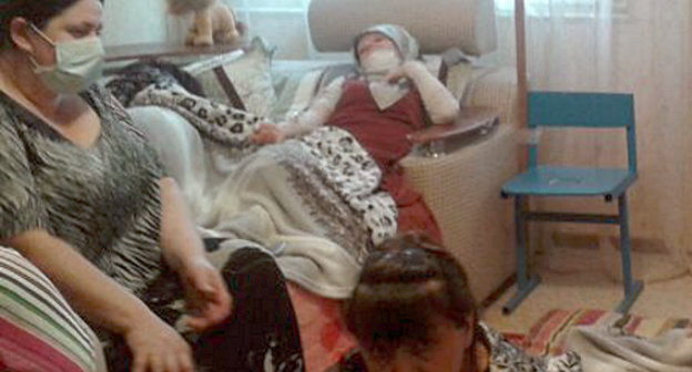 Участники голодовки в ПВР "Промжилбаза". Ингушетия, Карабулак, 3 июля 2013 г. Фото предоставлено участниками акции