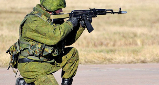 Спецоперация. Фото: Елена Синеок, www.yuga.ru