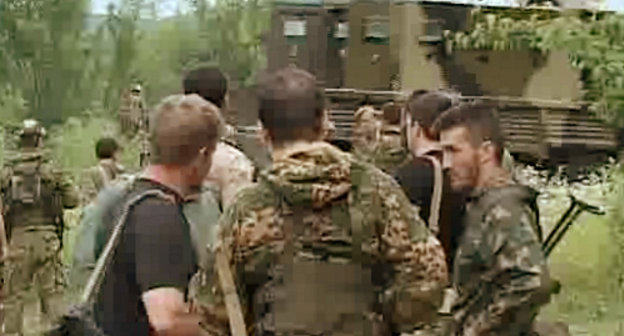 Спецоперация в Чечне. Кадр оперативной видеосъемки пресс-службы МВД ЧР, http://www.mvdchr.ru