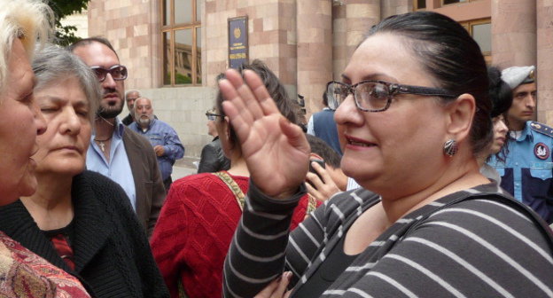 Жительницы Еревана во время акции с требованием не допустить подорожания газа. 16 мая 2013 г. Фото Армине Мартиросян для "Кавказского узла"