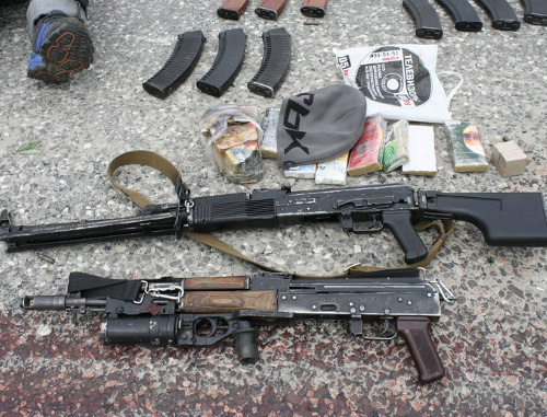 Оружие, изъятое в ходе КТО. Май 2013 г. Фото НАК, http://nac.gov.ru
