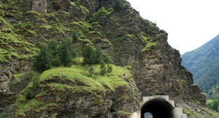 Северная Осетия, Алагирское ущелье, участок Транскавказской магистрали. Фото Тенгиза Мокаева, http://www.nashikurorty.ru Северная Осетия, Алагирское ущелье, участок Транскавказской магистрали. Фото Тенгиза Мокаева, http://www.nashikurorty.ru