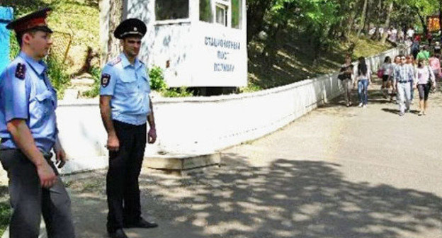 Сотрудники полиции Пятигорска на улицах города. Фото: ГУ МВД России по Ставропольскому краю, http://26.mvd.ru/