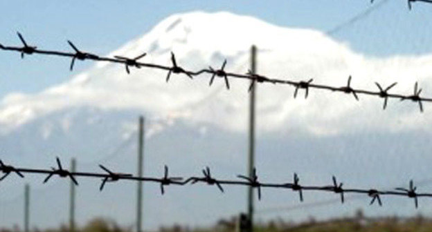 Колючая проволока. Фото http://www.yerkramas.org/