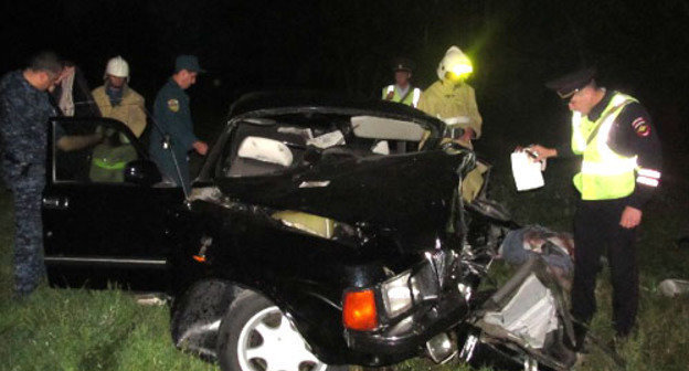 Результат аварии на 418 км Федеральной дороги «Кавказ» в районе селения Куба-Таба Баксанского района Кабардино-Балкарии. 14 августа 2013 г. Фото предоставлено  инспекторами ДПС и следователем города Баксана