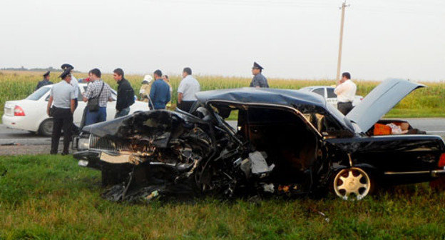 На месте ДТП, в котором погиб сенатор от Кабардино-Балкарии. КБР, 14 июля 2013 г. Фото предоставлено инспекторами ДПС и следователем города Баксана