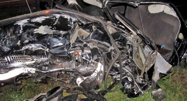 На месте ДТП на федеральной дороге «Кавказ» в районе селения Куба-Таба Баксанского района Кабардино-Балкарии. 14 августа 2013 г. Фото предоставлено инспекторами ДПС и следователем города Баксана