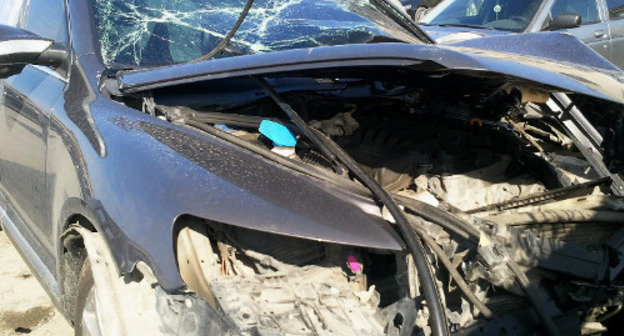 Автомобиль Ахмеда Бабгоева после ДТП на автодороге Нальчик-Прохладный. 18 августа 2013 г. Фото предоставлено пресс-службой ГИБДД по КБР