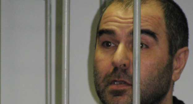 Бамматхан Шейхов произносит последнее слово в Верховном суде Дагестана на процессе по обвинению его в посягательстве на сотрудников правоохранительных органов, организации преступного сообщества и других преступлениях. Махачкала, 22 декабря 2008 г. Фото Натальи Крановой для "Кавказского узла"