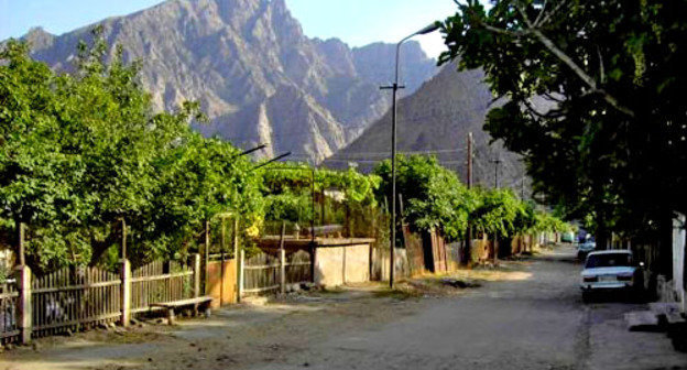 Город Агарак Сюникской области, Армения. Фото http://wikimapia.org/