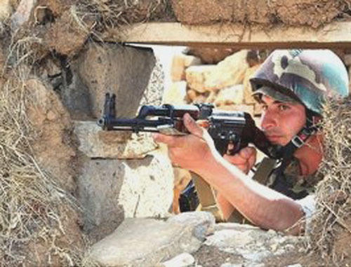Солдат на позиции. Фото http://www.newsazerbaijan.ru/