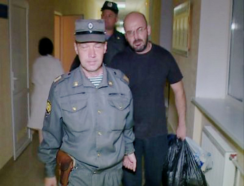 Задержание Антона Дубровского. Ставрополь, 5 сентября 2013 г. Фото: http://fedpress.ru