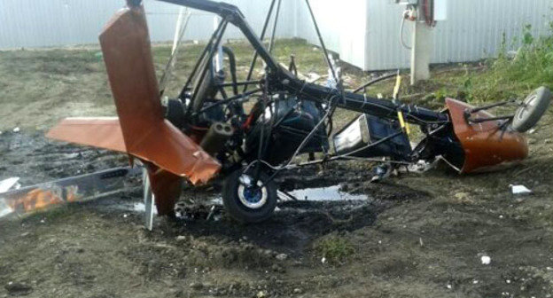 Жесткую посадку совершил частный вертолет в районе "Немецкой деревни". Краснодар, 20 сентября 2013 г. Фото: Пресс-служба ГУ МВД по Краснодарскому краю