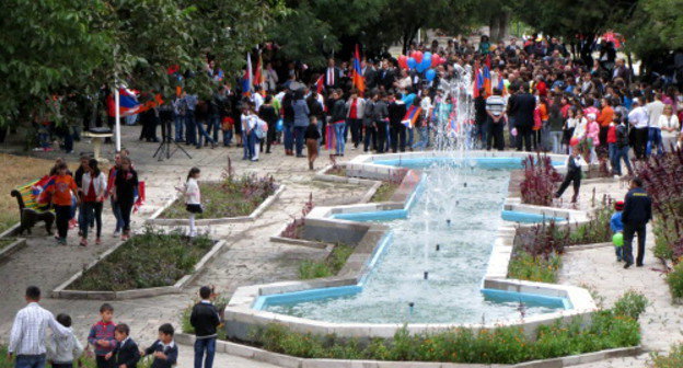 Открытие сквера Дружбы. Нагорный Карабах, Шуши, 23 сентября 2013 г. Фото Алвард Григорян для "Кавказского узла"