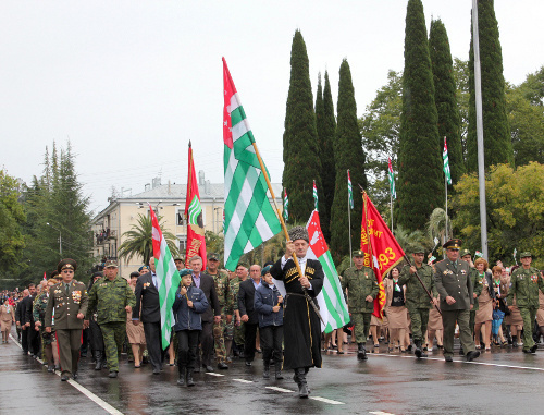 Ветераны войны 1992-1993 годов на военном параде в Сухуме 30 сентября 2013 г. Фото Анжелы Кучуберия для "Кавказского узла"