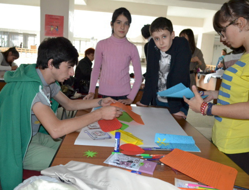 Участники слета юнкоров в Махачкале. 30 сентября 2013 г. Фото предоставлено редакцией газеты "Орленок-Дагестан"