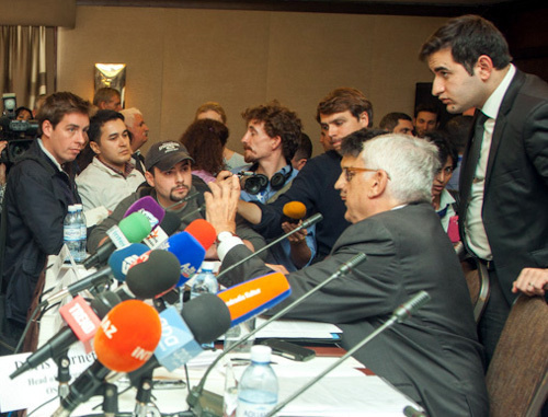 Баку, Азербайджан, 10 октября 2013 г. Пресс-конференция представителей ОБСЕ по итогам президентских выборов. Фото Азиза Каримова для "Кавказского узла"