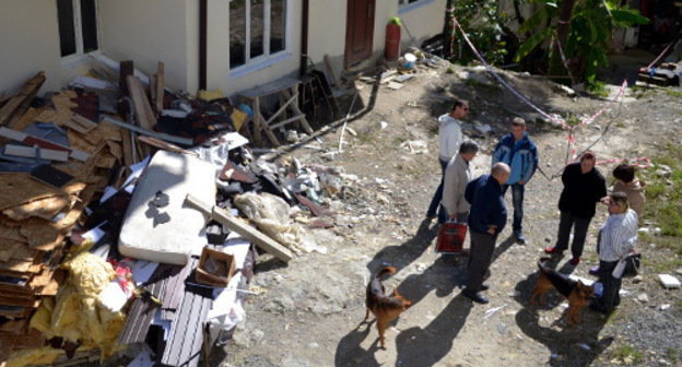 Снос дома на улице Поселковой в Сочи. 9 октября 2013 г. Фото Светланы Кравченко для "Кавказского узла"