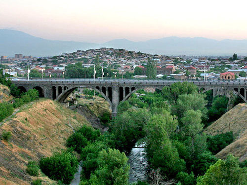 Мост Победы, Ереван. Фото: Bouarf, http://commons.wikimedia.org/
