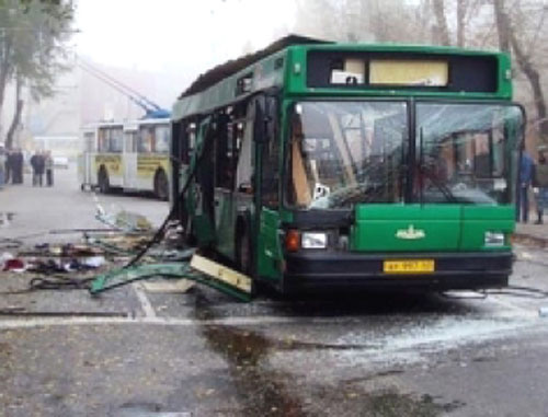 На месте взрыва в автобусе. Волгоград, 21 октября 2013 г. Фото mchs.gov.ru 
