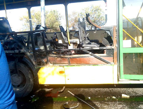 На месте теракта в Волгограде. 21 октября 2013 г. Фото: группа «Взрыв автобуса в Волгограде» «ВКонтакте»