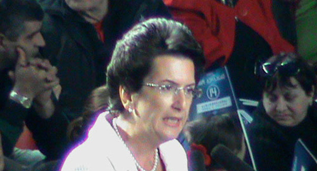 Встреча кандидата на пост президента Грузии Нино Бурджанадзе с избирателями. Тбилиси, 23 октября 2013 г. Фото Беслана Кмузова для "Кавказского узла"