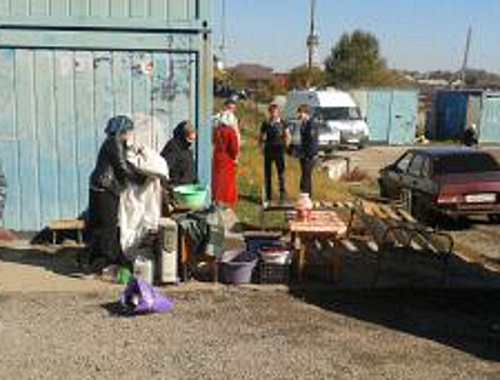 Выселение беженцев, проживавших в ПВР "Промжилбаза". Ингушетия, Карабулак, 21 октября 2013 г. Фото предоставлено жителями "Промжилбазы"