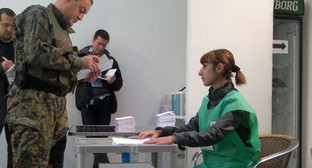Голосование на выборах президента Грузии на участке N5 в Ахалцихской крепости. 27 октября 2013 г. Фото Григория Шведова для "Кавказского узла" Голосование на выборах президента Грузии на участке N5 в Ахалцихской крепости. 27 октября 2013 г. Фото Григория Шведова для "Кавказского узла"